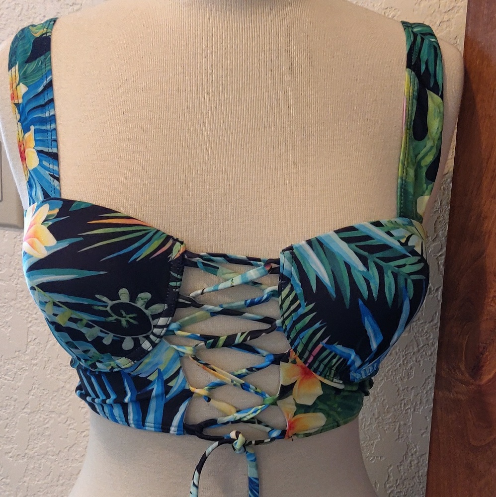 Marina Vida  2 piece bathing suit. Size  Med.